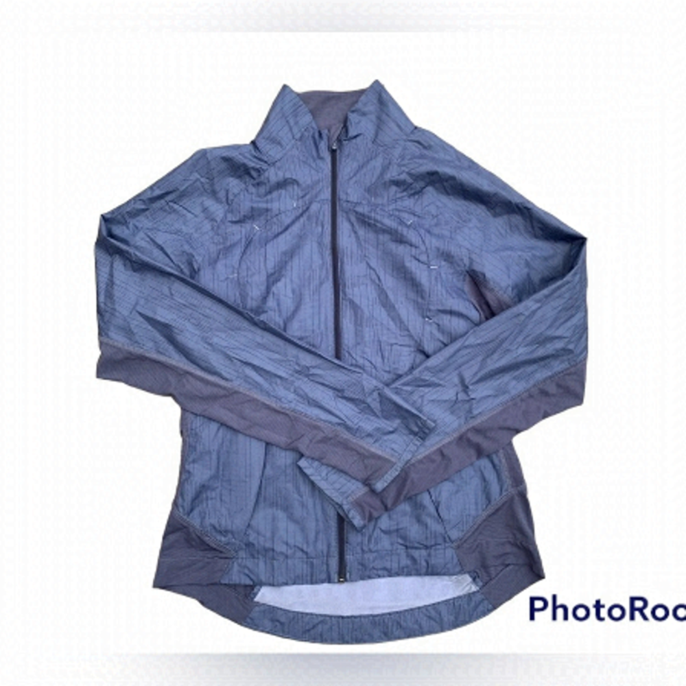 Lululemon 6 Wet Dry Warm running jacket blue